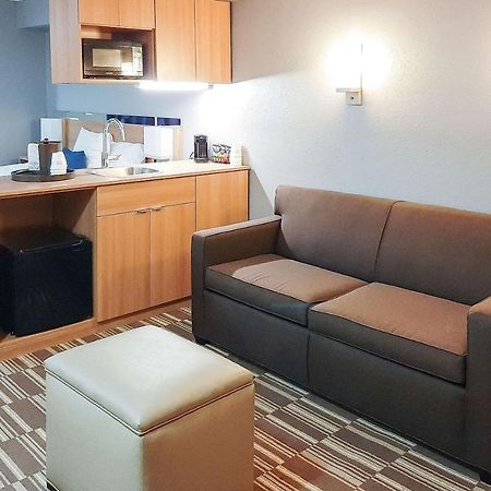 Starkville Inn & Suites المظهر الخارجي الصورة
