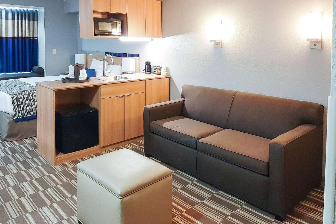 Starkville Inn & Suites المظهر الخارجي الصورة