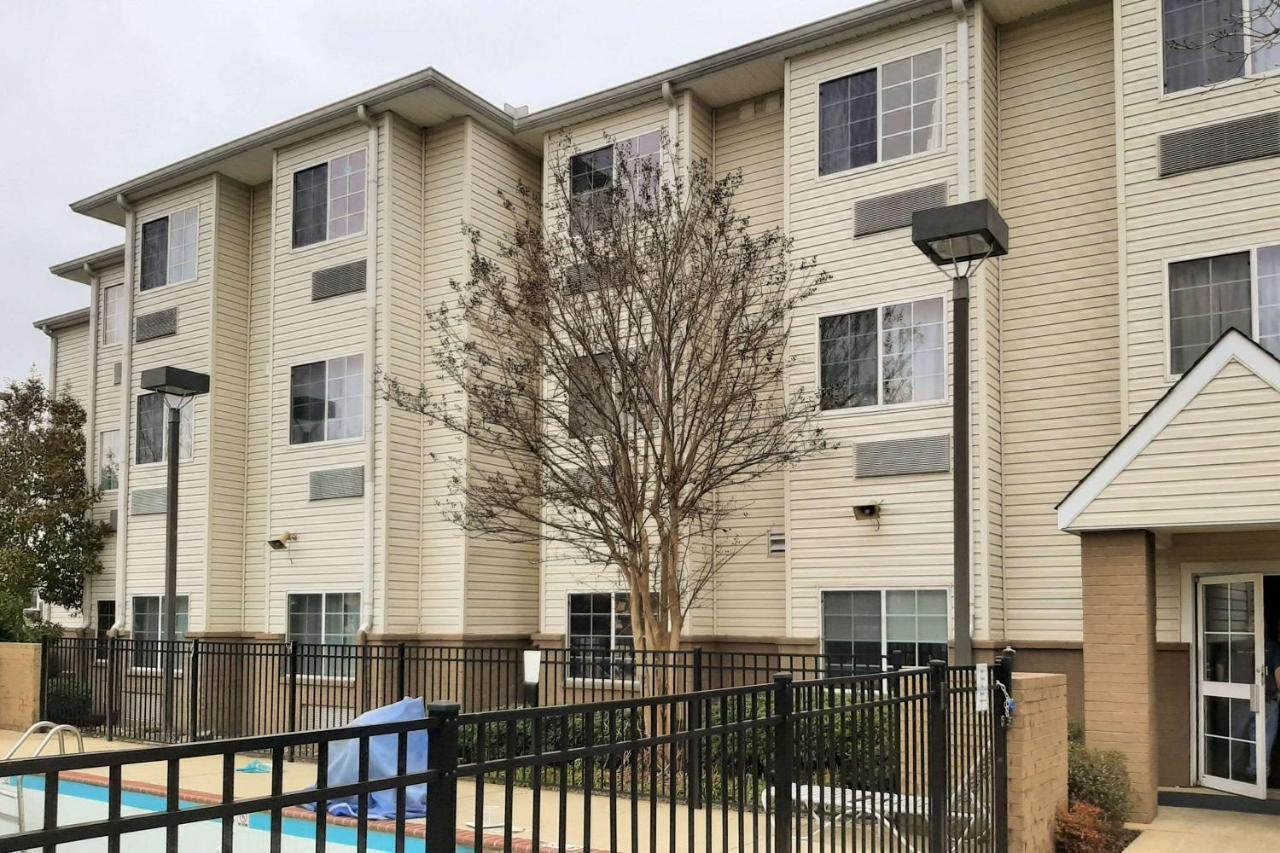 Starkville Inn & Suites المظهر الخارجي الصورة